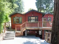 Sunny, downtown family oasis amongst the redwoods Hotels in Mill Valley