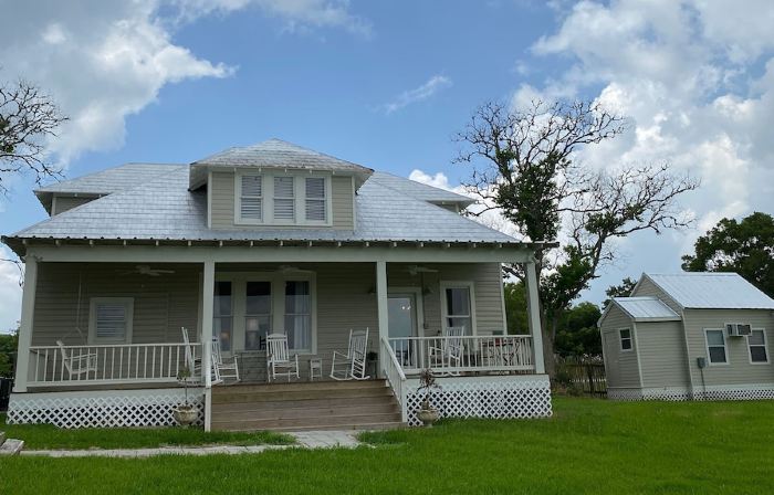 Farm House Inn - Quiet Country Elegance