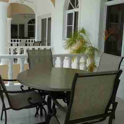 Amazing Ocean and Pool view, lots of openings  for Spring and Summer Bookings Others