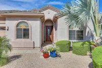 Goodyear Home on Golf Course Pool and Putting Green