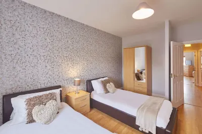 Host & Stay | Seal Watch Hotels near Whalebone Arch