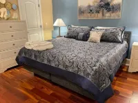 Luxurious and Upscale 2 Bedroom Home Apartment with Huge Office
