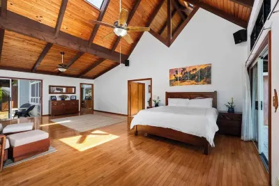 Maka Nui Estate Private, Family Style Home , Newly Renovated Các khách sạn gần Sacred Grounds Coffee Farm
