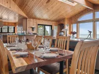 Dew Point Retreat, by Vinifera Homes Hotels in Gualala