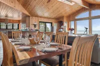 Dew Point Retreat, by Vinifera Homes