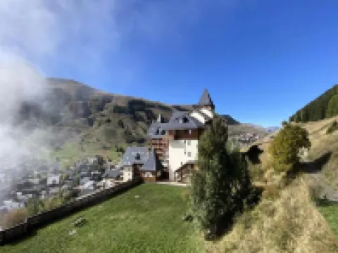 Apartment in les 2 Alpes with Ski-on Access