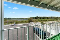 Pilgrim Sands on Long Beach - Ocean View