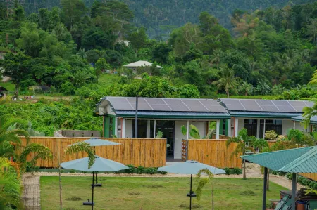 Royal Suites Port Barton