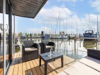 Houseboat in Volendam Marina