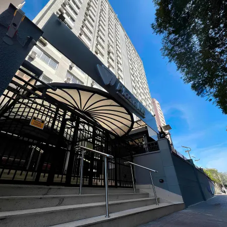 Plaza Inn American Loft Отели рядом с достопримечательностью «Стадион «Альянц-Парк»»