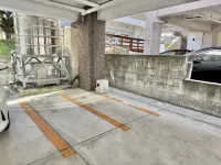 Luana Lea Karate Kaikan Mae - parking