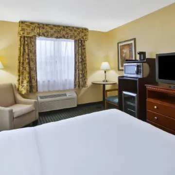 Quality Inn Marshall Near I-69