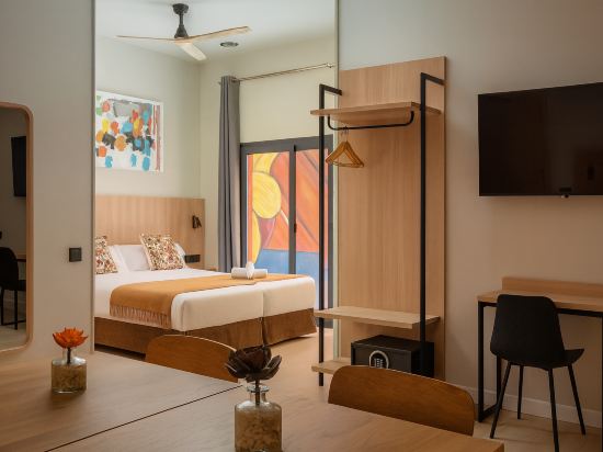 Aerohotel Barcelona Airport 24h