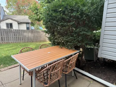 Newly Remodeled Home - 20 minutes from anywhere in Omaha! Hotels in West Omaha