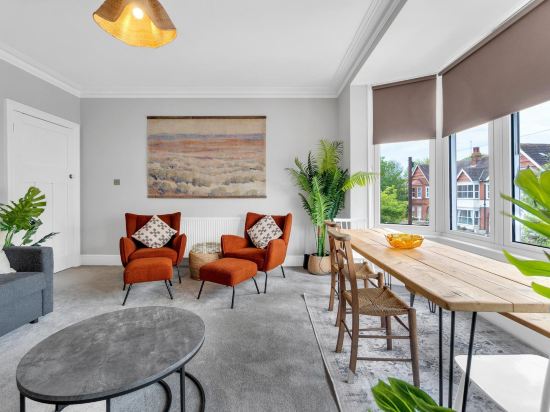 Poets Apartment with Free Parking by My Getaways