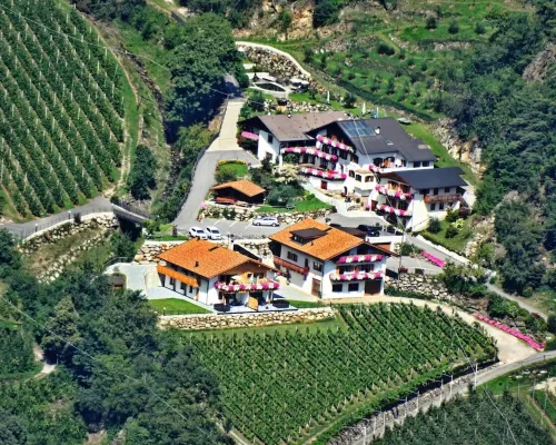 21 Blumenthalerhof Hotels in Algund