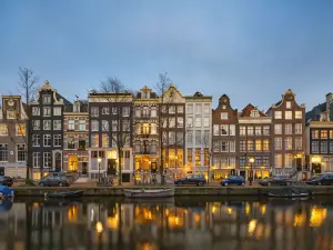 Ambassade Hotel