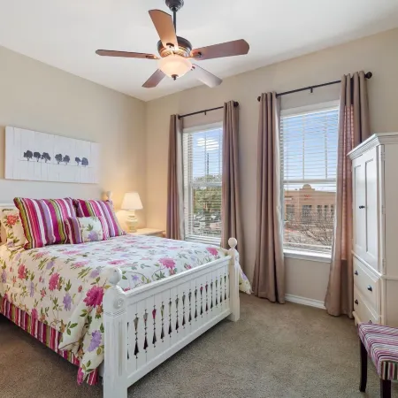 Bend in the River - Gorgeous 3-level Brownstone With Rooftop Views