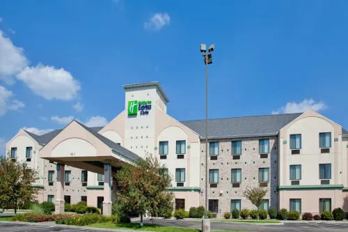 Holiday Inn Express & Suites Elkhart-South by IHG - breakfast