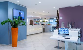 Holiday Inn Express TOULON - EST by IHG