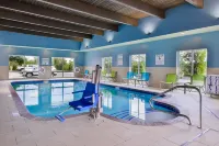Holiday Inn Express & Suites SILOAM SPRINGS by IHG - Swimmingpools