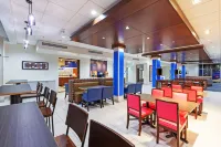 Holiday Inn Express & Suites TULSA SOUTH - WOODLAND HILLS by IHG - breakfast
