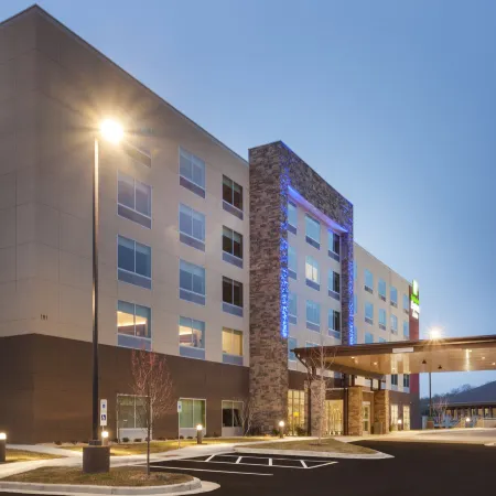 Holiday Inn Express & Suites HUDSON I-94 by IHG