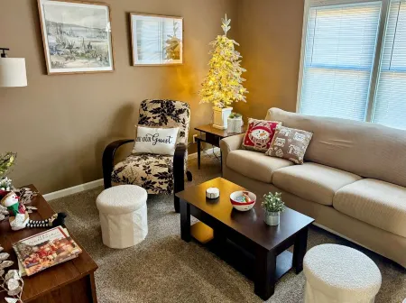 Cozy Home with Privacy Fence, Fire Pit & Garage!