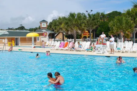 Charming Beach Cottage with Outdoor Shower and Golf Cart - Delightful Escape