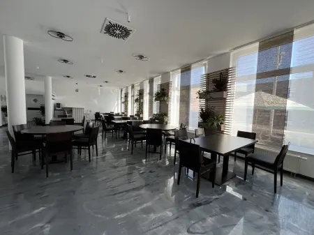 Parkhotel Viktoria Отели в г. Фельтен