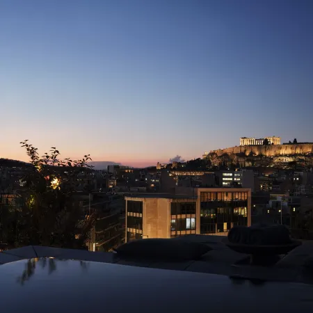 Monastik Living in Athina
