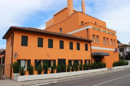 โรงแรมอัลทิเอรี