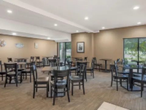 Best Western Plus Plaza by the Green Hotels in Kent