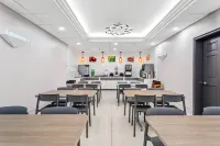 Quality Inn Airport - Cruise Port