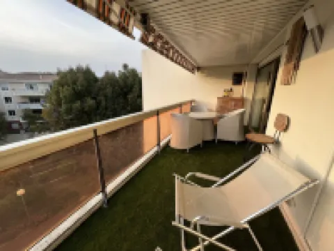 10 min from airport and 15 min from beaches air-conditioned apartment with terrace