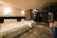 โรงแรมกูรี เลซี