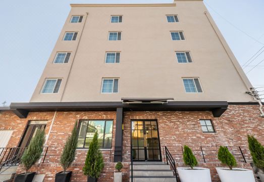 봄스테이 썸네일