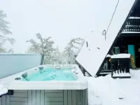 Dog Friendly A-Frame Hot Tub Nature Views - Hot Tub