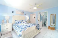 Relaxing Marathon Keys Home, Bikes & Beach Gear Included Near Sombrero Beach