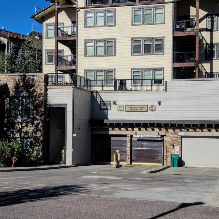 Founders Pointe 1 Bedroom Condo by RedAwning