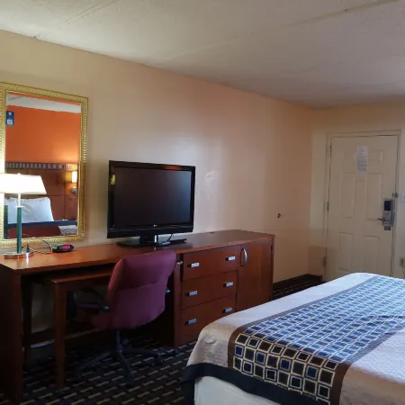 Howard Johnson by Wyndham Perry GA