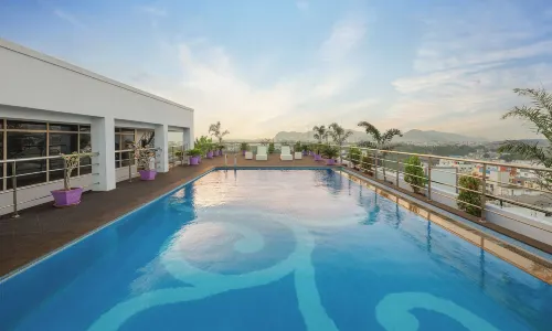 Vivanta Vijayawada, MG Road