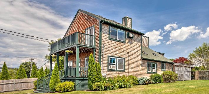 Coastal Abode w/ Beach Views, Walk to Beach & Bars Hotels in Middletown