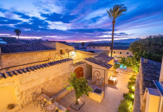 마요르카 수영장 전경