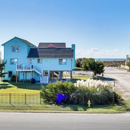 Oceanside Oak Island Getaway for Families and Pets!