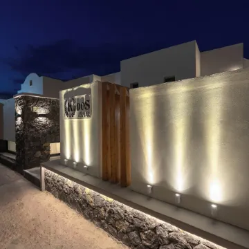 Kudos Suites Firostefani