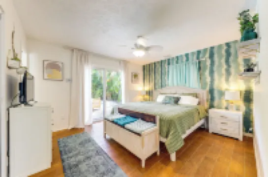 Tropical Pool Oasis on Quarter Acre by Downtown Stuart