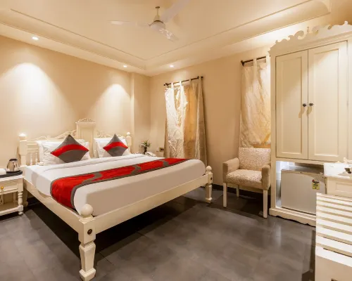 The Pinky Villa - Heritage Boutique Suites Hotels near Sadar Bazaar