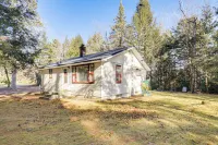 Year-round Chain of Lakes Retreat! Northwoods Home - 2-Star