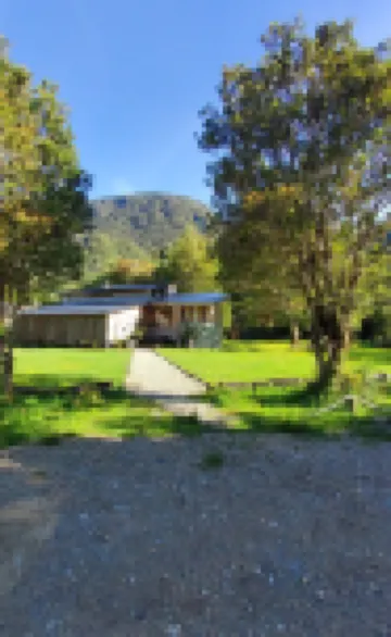 Salvatierra Lodge Hotels in 